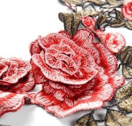 Krajková aplikace středová vínové růže