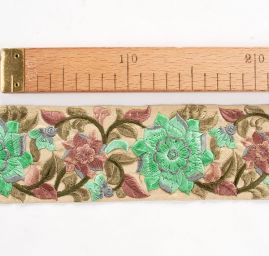 Vyšívaná stuha šantung široká hráškově zelená