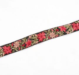 Vyšívaná stuha šantung 4cm vínový  květ