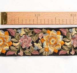 Vyšívaná stuha šantung široká žluté květy