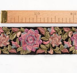 Vyšívaná stuha šantung široká starorůžové květy