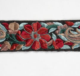 Vyšívaná stuha šantung květ tmavě červený