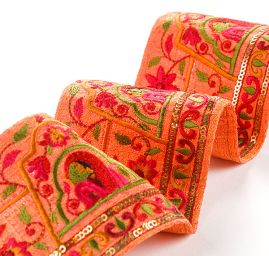 Vyšívaná stuha šantng motiv madony lososová