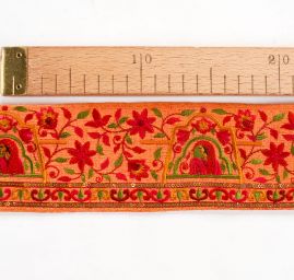 Vyšívaná stuha šantng motiv madony lososová