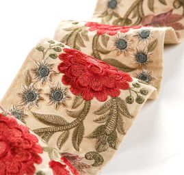 Vyšívaná stuha šantung široká červený květ