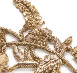 Středová aplikace květinový vzor zlatá