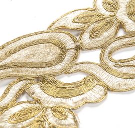 Krajková kovová stuha paisley vzor/lístky