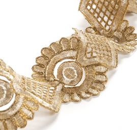 Krajková kovová stuha ornamentální vzor zlatá