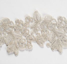 Krajka lem květinová výšivka slonová kost II.jakost