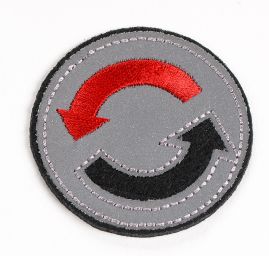 Nažehlovačka reflexní šipky červenočerná