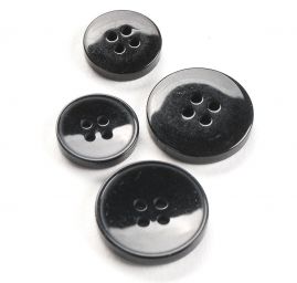 Knoflík oblekový 24" drobný lem černý