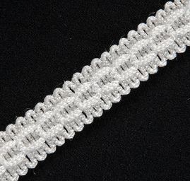 Oděvní prýmek proužek oválný bílé barvy