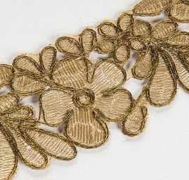 Krajková kovová stuha květy s listy zlatá