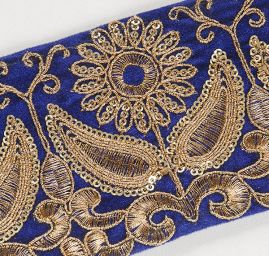 Sametová stuha vyšívaná květy s flitry modrá