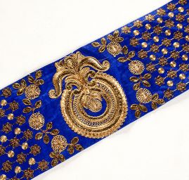Šantungová stuha široká vyšívaná modrozlatá