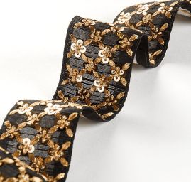 Šantungová stuha vyšívaná s flitry černá