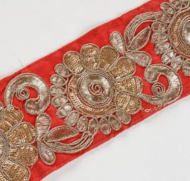 Stuha vyšívaná šantungu široká červená