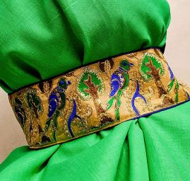 Stuha vyšívaná na šantungu ptáci modrá