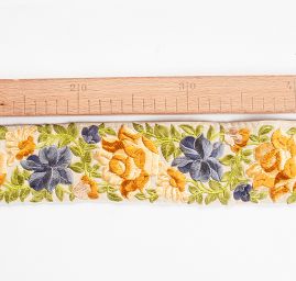 Vyšívaná stuha šantung širší květy žluté/modré