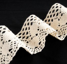Krajka hrubá smetanová se vzorem