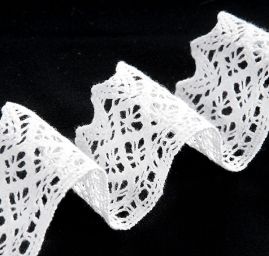 Krajka hrubá bílá vzor obloučky