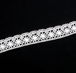 Krajka hrubá geometrický vzor bílá