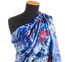 Efektní šála s třásněmi tygr/květy modročerná