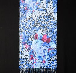 Efektní šála s třásněmi tygr/květy modročerná
