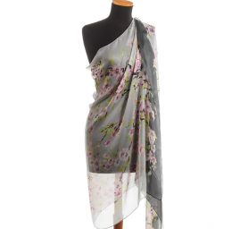 Efektní šála motiv květy pastel šedá