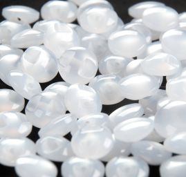 Knoflík půlkulatý bílý s krčkem plast 18"