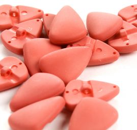 Knoflík plastový s krčkem trojúhelník korálová