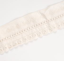 Krajka lem madeiroa květinový vzor smetanové barvy