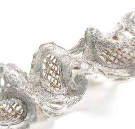 Krajková kovová stuha paisley vzor stříbrná