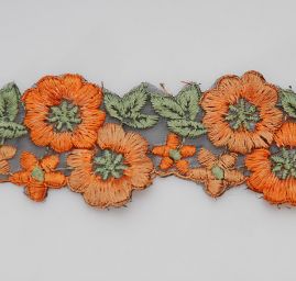 Porta vyšívaná organza vzor květy rezavá