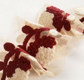 Stuha květinový výšivka na tylu smetanová/vínová