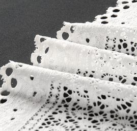 Pružná krajka lem slonová kost