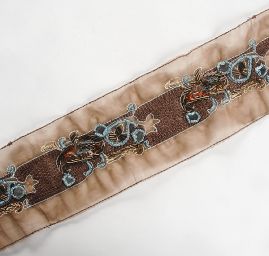 Organzová stuha výšivka doplněná flitry/rokajlem