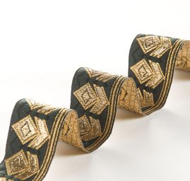 Stuha žakárová geometrický vzor tm.zelená