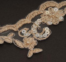 Efektní krajka lem béžovostříbrná