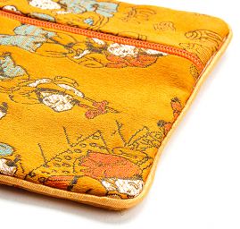 Elegantní brokátová taštička sytě žlutá