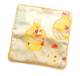 Elegantní brokátová taštička zlatobéžová