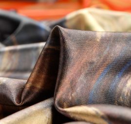 Šála satén malba Výkřik/květy