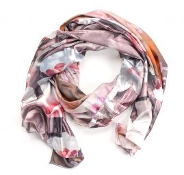 Saténová šála s květinovým vzorem ve starorůžové  