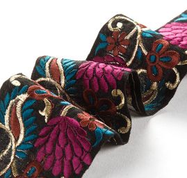 Stuha vyšívaná šantung květy tm.fialové