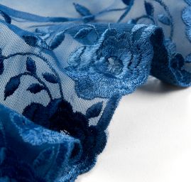 Krajka lem vyšívaná na tylu oboustranná modrá