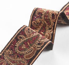 Vyšívaná stuha šantung paisley vzor černá
