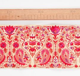 Vyšívaná stuha šantung paisley vzor široká zlatobéžová