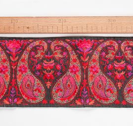 Vyšívaná stuha šantung paisley vzor široká černá