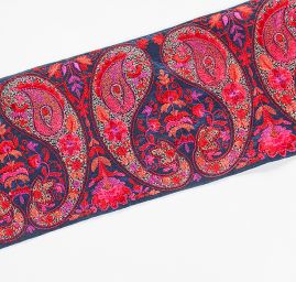 Vyšívaná stuha šantung paisley vzor tmavě modrá