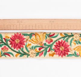 Vyšívaná stuha šantung širší květy žluté